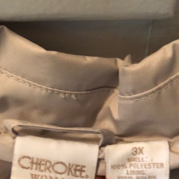 Women’s Lightweight Overcoat - Picture 2 of 2